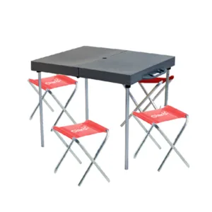 Mesa Prática com 4 Banquetas